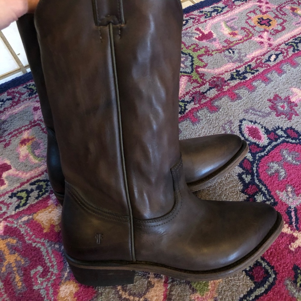 Frye Billy Pull On in smoke color